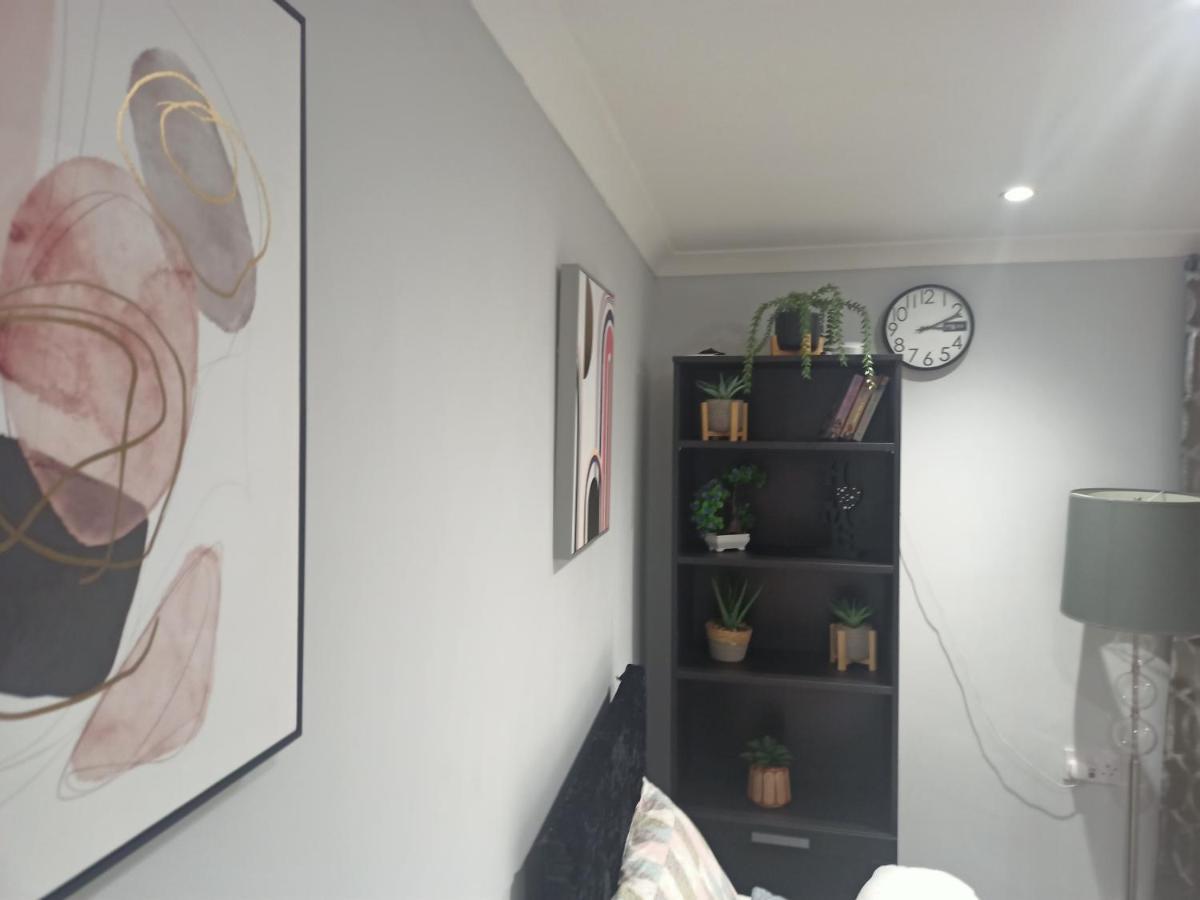 Homey Studio In Newport Perfect For Couples & Travelers Exteriér fotografie